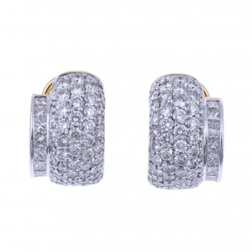 DIAMONDS EARRINGS.