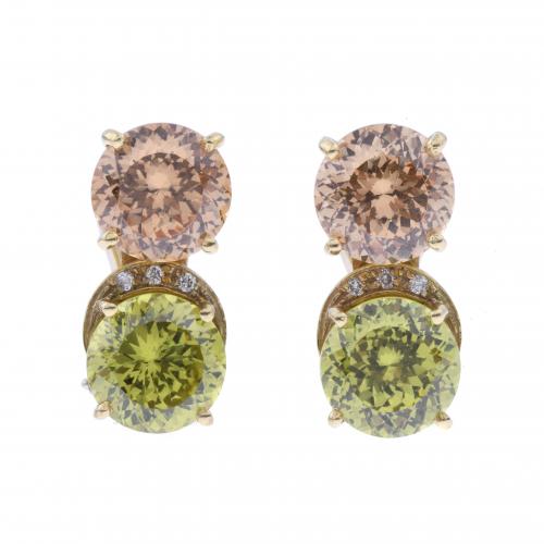 EARRINGS WITH TOPAZES AND PERIDOTS.