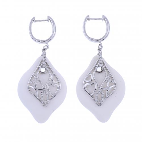 LONG EARRINGS WITH DIAMONDS AND WHITE AGATE.