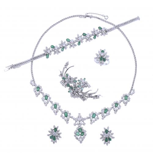 DIAMONDS AND EMERALDS DEMI-PARURE.