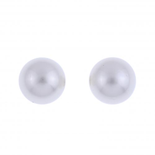 AUSTRALIAN PEARLS STUD EARRINGS.