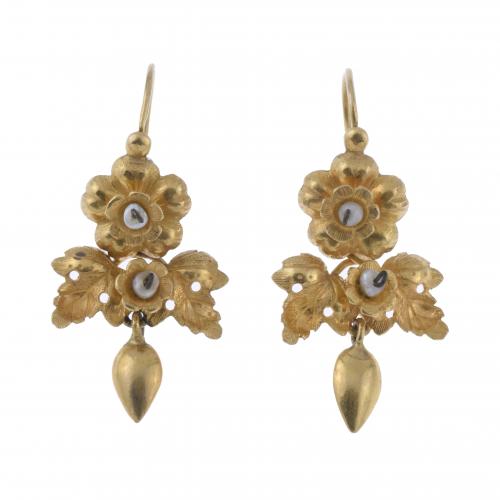 ELIZABETHAN DETACHABLE LONG EARRINGS.