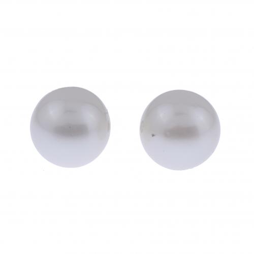 AUSTRALIAN PEARLS STUD EARRINGS.