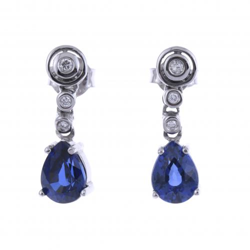 PENDIENTES LARGOS CON DIAMANTES Y ZAFIROS.