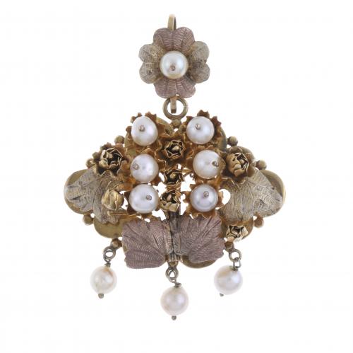 FLORAL PENDANT BROOCH WITH PEARLS.