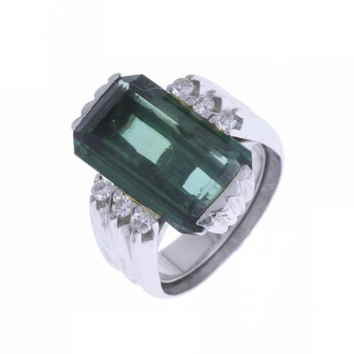 RING WITH GREEN GLASS AND DIAMONDS.