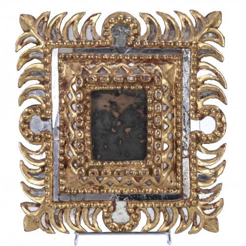 SMALL SPANISH WALL MIRROR, 19TH CENTURY. AFTER MODELS OF THE 17TH CENTURY.