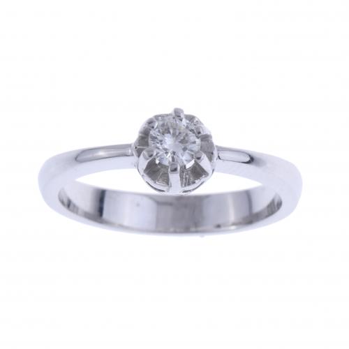 DIAMOND SOLITAIRE RING.