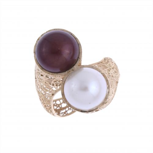 RING WITH TWO PEARLS.