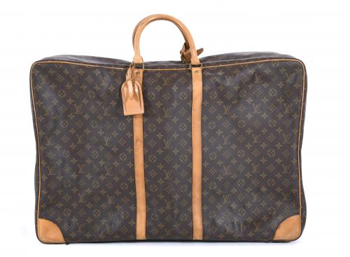 LOUIS VUITTON. MALETA "SIRIUS".