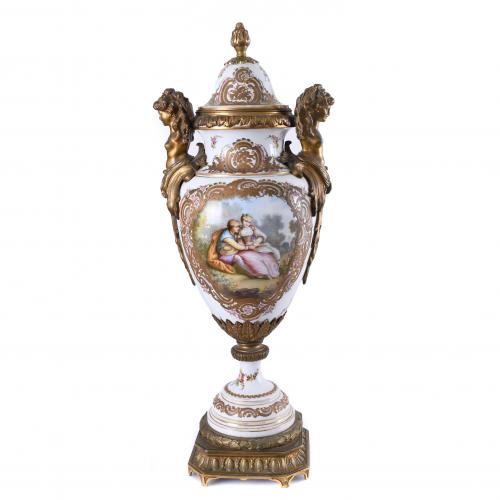 SÈVRES STYLE FRENCH VASE, 19TH CENTURY.