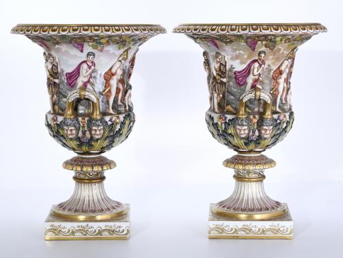 PAIR OF MEDICI-LIKE ITALIAN GOBLETS, SECOND HALF OF THE 20T