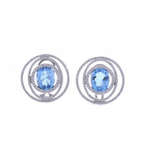 PENDIENTES CON DIAMANTES Y TOPACIOS AZULES.