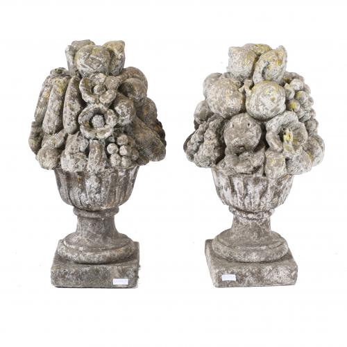 PAIR OF GARDEN BOUQUETS, 20TH CENTURY. 