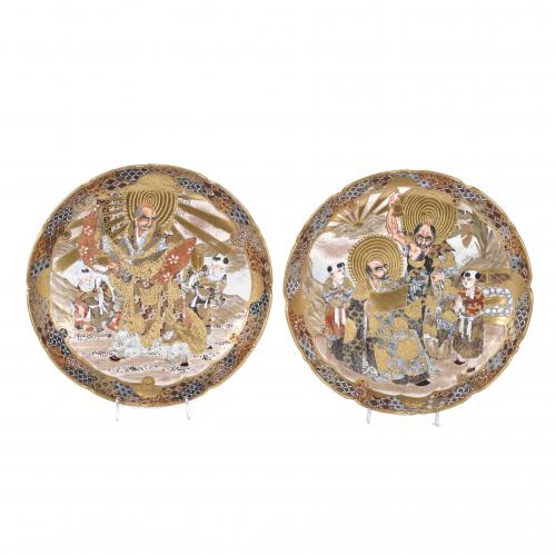 19TH CENTURY JAPANESE SCHOOL. PAIR OF DISHES.