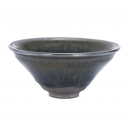 CHINESE &#39;HARESKIN&#39; TEA BOWL, 20TH CENTURY.