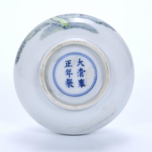 SMALL CHINESE ROSE FAMILY VASE, 20TH CENTURY.