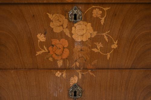 SPANISH CHEST OF DRAWERS, NEO-CLASSICAL STYLE, MID 20TH CEN