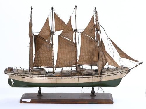 DOS MAQUETAS DE BARCOS, SIGLO XX.