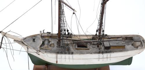 DOS MAQUETAS DE BARCOS, SIGLO XX.