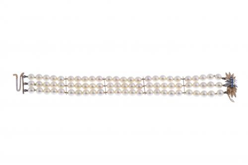 PEARLS BRACCELET.