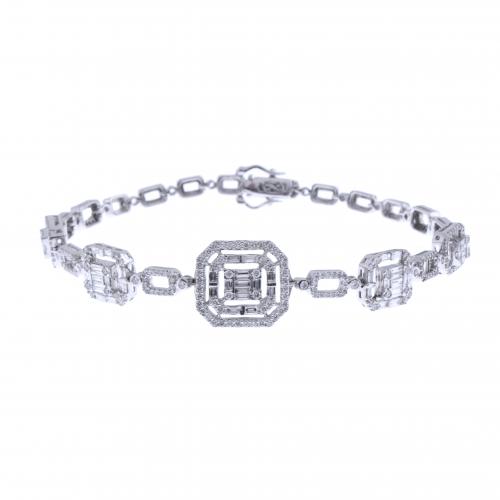 BRACELET WITH DIAMONDS.