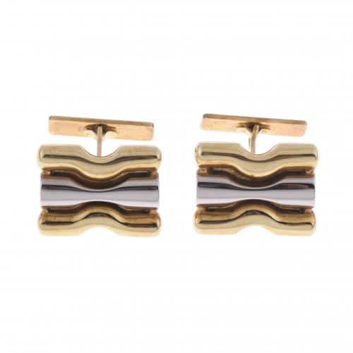 TWO-TONE GOLD CUFFLINKS.