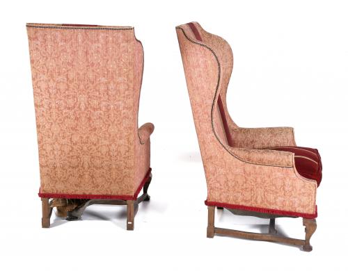 PAIR OF WING ARMCHAIRS. 20TH CENTURY. 