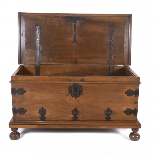 CHEST, 20TH CENTURY.