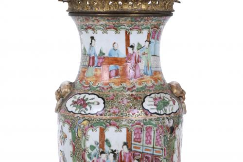 CHINESE CANTON VASE. 20TH CENTURY. 