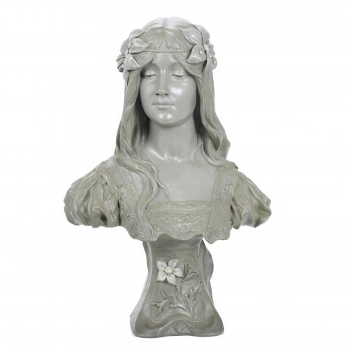 MODERNIST LADY BUST, LATE 19TH CENTURY.