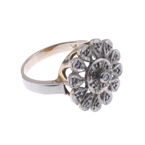 DIAMONDS ROSETTE RING.