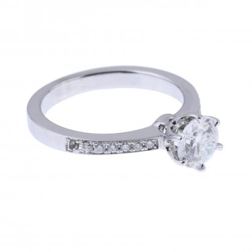 SOLITAIRE DIAMOND RING.