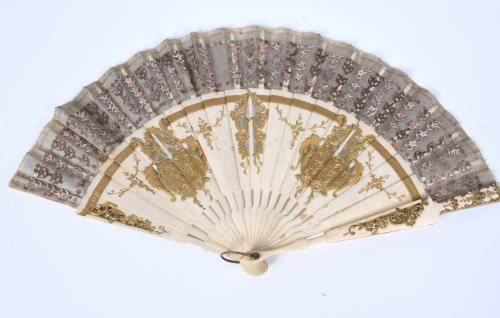 SET OF FIVE FANS, 19TH AND 20TH CENTURIES.