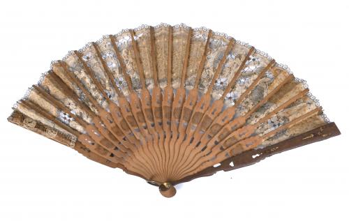 SET OF SEVEN FANS, 19TH AND 20TH CENTURIES.