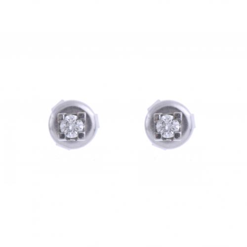 DIAMONDS STUD EARRINGS.