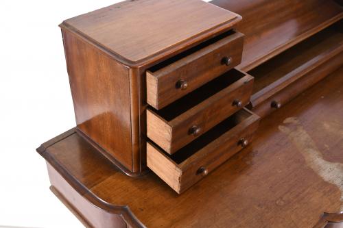 VICTORIAN STYLE DESK, EARLY 20TH CENTURY.