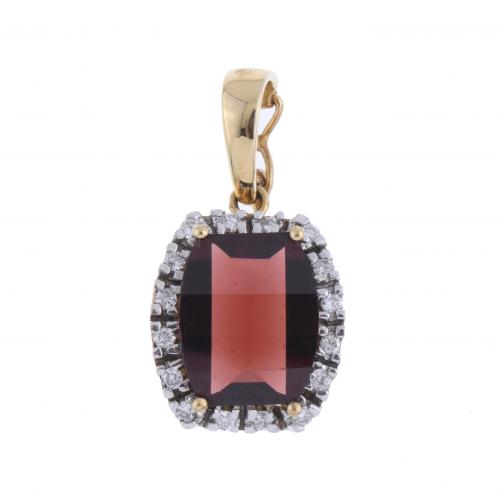 PENDANT WITH GARNET AND DIAMONDS.