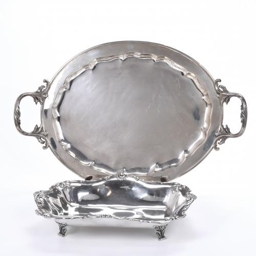 PAIR OF SILVER TRAYS, 20TH CENTURY. 