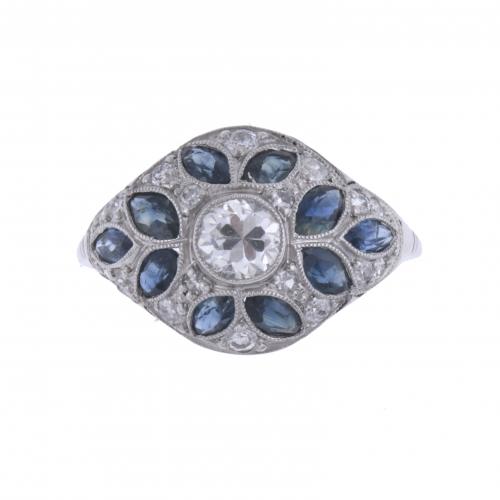 ART DECO RING WITH SAPPHIRES AND DIAMONDS.