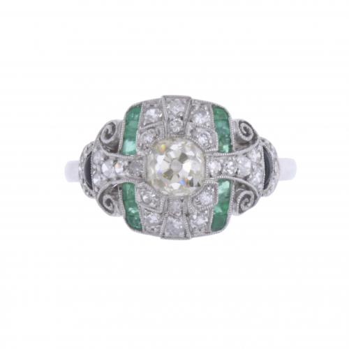 ART DECO RING WITH DIAMONDS AND EMERALDS.