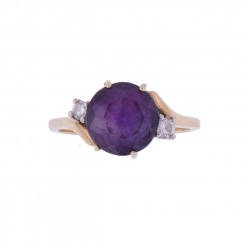 RING WITH AMETHYST.