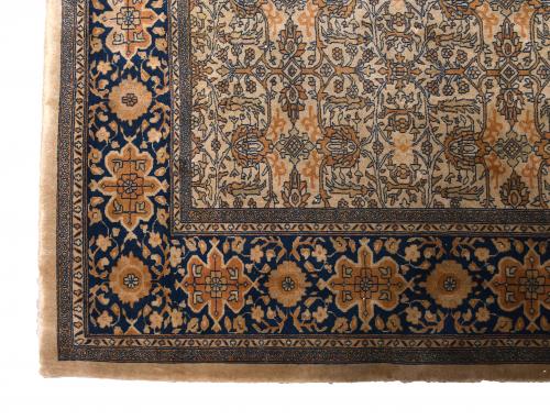 PERSIAN WOOL AND SILK CARPET, 20TH CENTURY. 