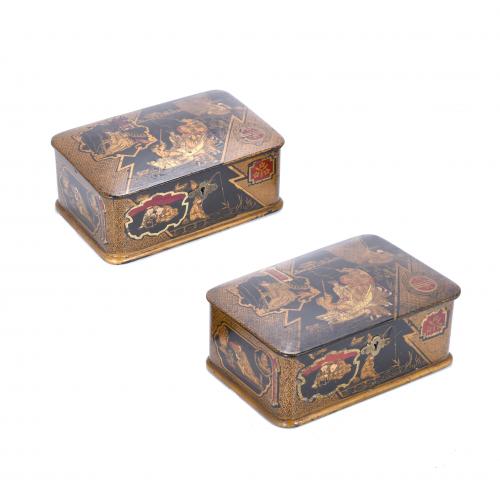 PAIR OF BOXES WITH "CHINOISERIE" DECORATION, MID 20TH CENTURY. 