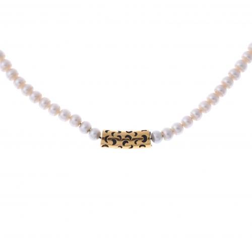 FRESHWATER PEARLS NECKLACE.