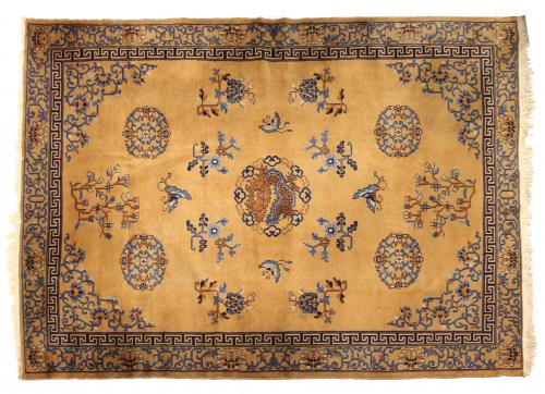 CHINESE CARPET, 20TH CENTURY.