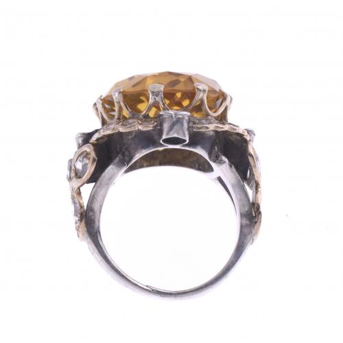 LARGE RING WITH CITRINE.