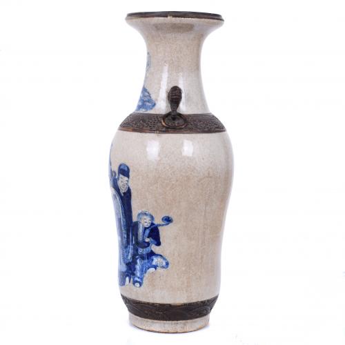 LARGE CHINESE VASE, EARLY 20TH CENTURY.