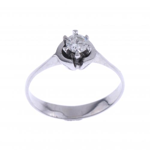 DIAMONDS SOLITAIRE RING.