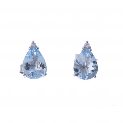 AQUAMARINE EARRINGS.